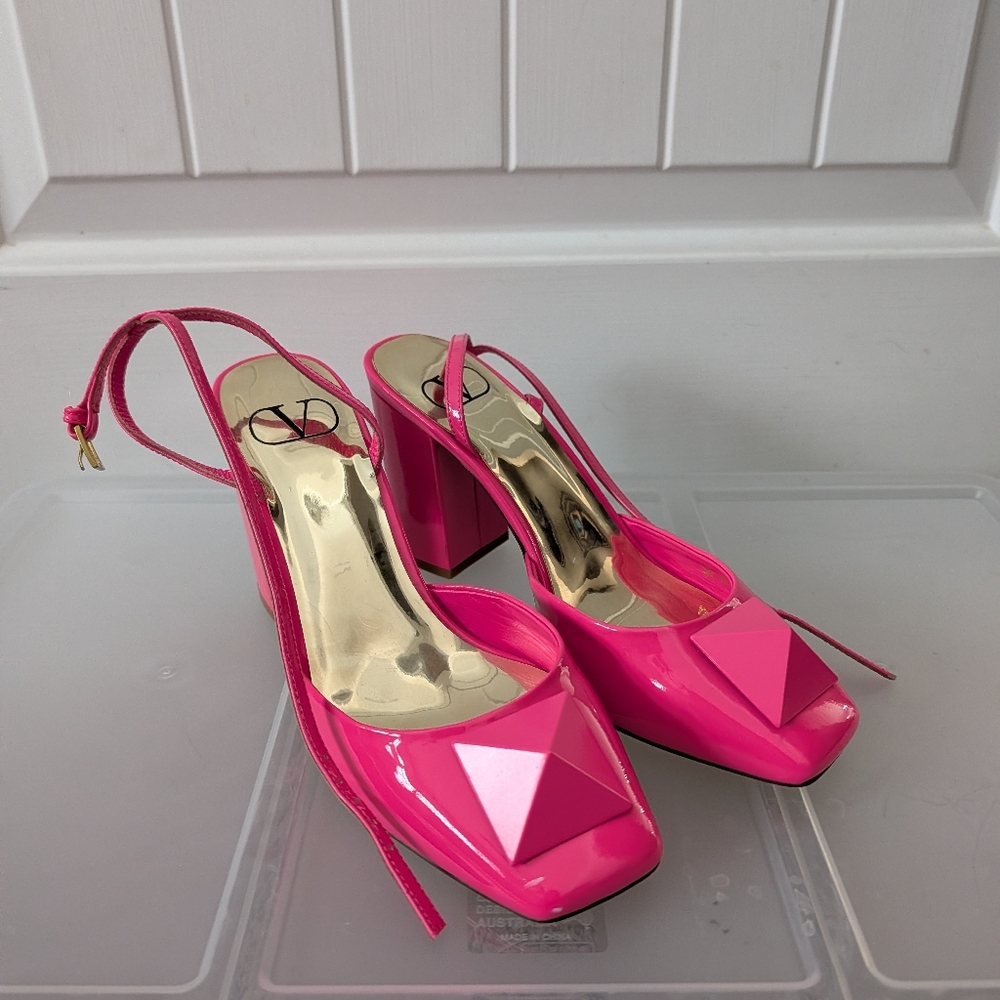 Vibrant Pink Slingback Heels